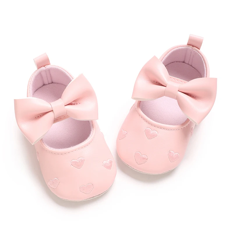 赤ちゃんと幼児のための滑り止めプリンセスシューズ,かわいいベビーシューズ,装飾された布の底,pu,愛,0〜18m,春と秋