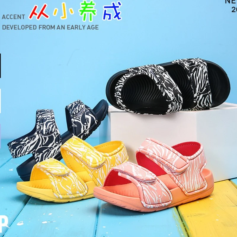 

Детские светящиеся сандалии, новые летние сандалии для девочек, легкая пляжная обувь для мальчиков, противоскользящая обувь для девочек, модная обувь для мальчиков