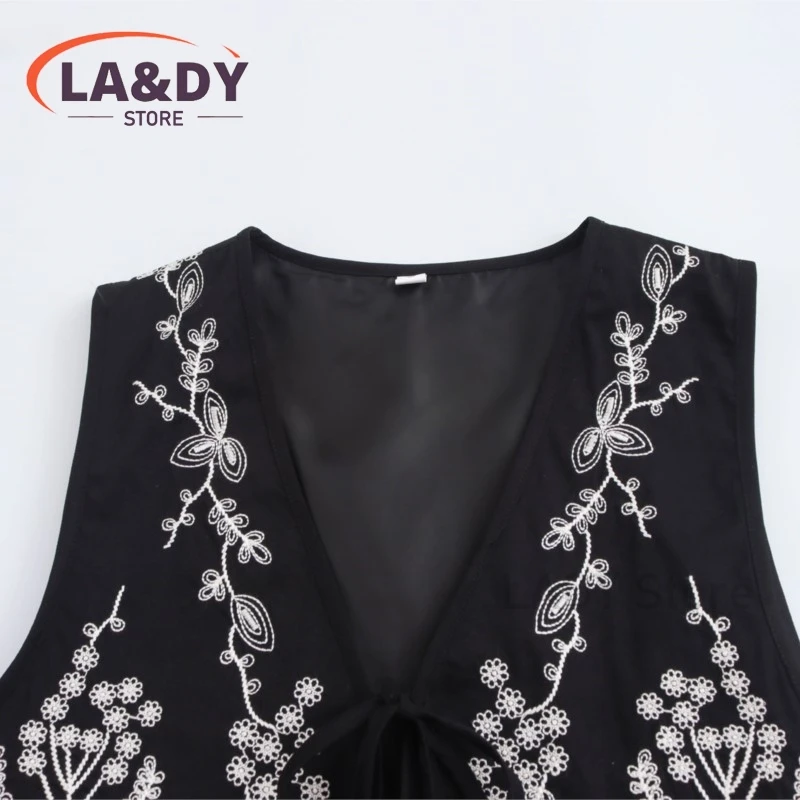 Vest Women 2024 Fashion Loose Vintage V-Neck Embroidery  Waistcoat Female Casual Sleeveless Versatile Tank Tops