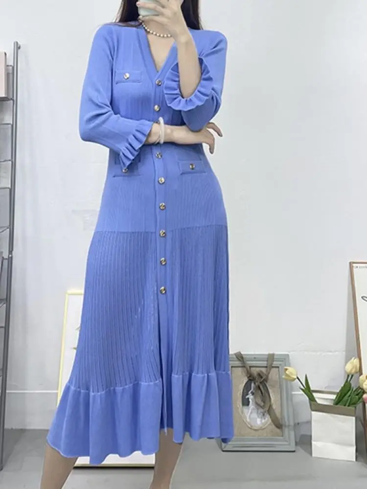 

Women Single Breasted Robe Blue V-Neck Ruffles Spliced Three-Quarter Sleeve Slim Summer 2024 Midi Dress