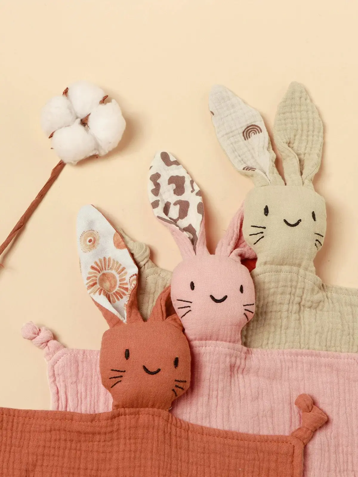 Bavoirs brodés avec différentes oreilles, visages de chat, serviette confortable en pur coton pour bébé, mouchoir confortable pour bébé