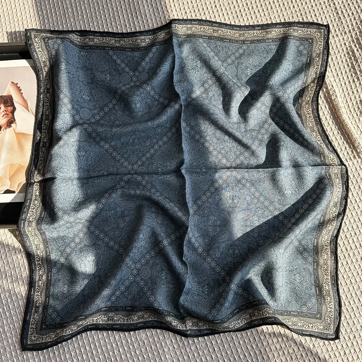 Autumn and Winter Warm Neck Protection Scarf 30% Silk+70% Wool Scarf Vintage Temperament and High-end Feel Shawl 65x65cm