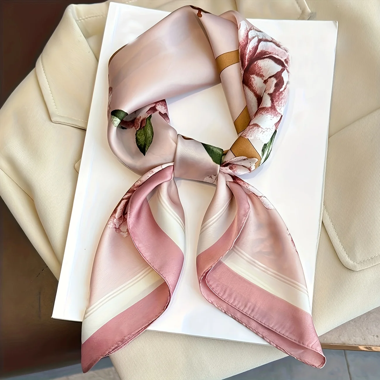 

Elegant flower pattern scarf, multi-functional, satin silky texture, light and breathable, suitable for daily wear, fashionable single item, available in all seasons