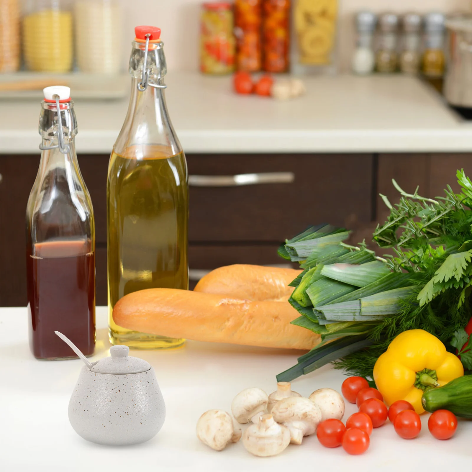 

1Set Japanese Ceramic Seasoning Jar with Lid Spoon Elegant Porcelain Condiment Pot for Home Kitchen Restaurant Spice Storage