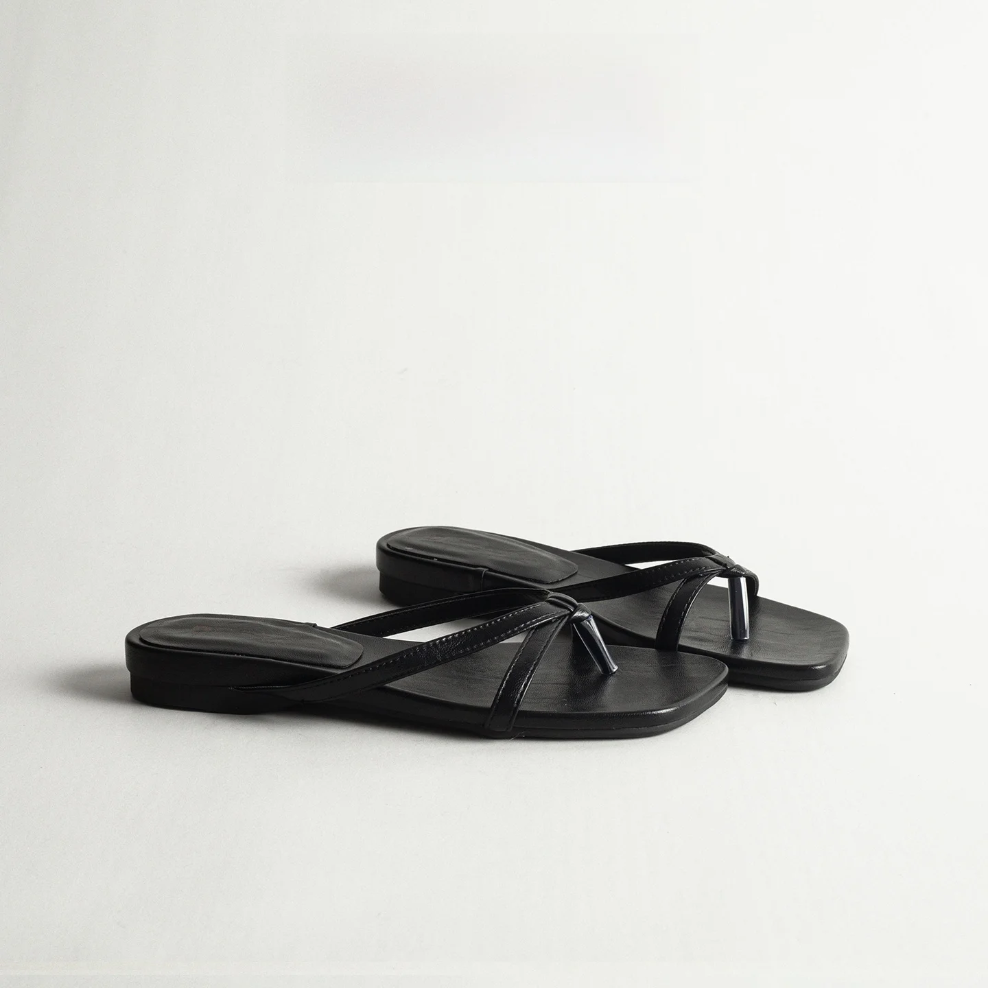 

Retro Flat Bottomed Women's Sandals Summer Outdoor Comfortable Non-Fatiguing Casual Holiday Style One-Strap Slip-On Shoes
