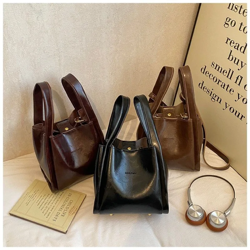 Designer Minimalist Vintage Diaper Bag For Women Elegant Luxury Leather Large Capacity Stylish Fashion Tote Bag