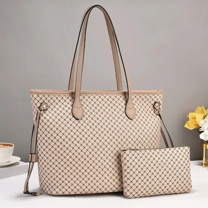 

Exquisite Print Leather Women's Bag 2024 European and American Retro Shoulder Bag Versatile Large-capacity Womens Crossbody Bag