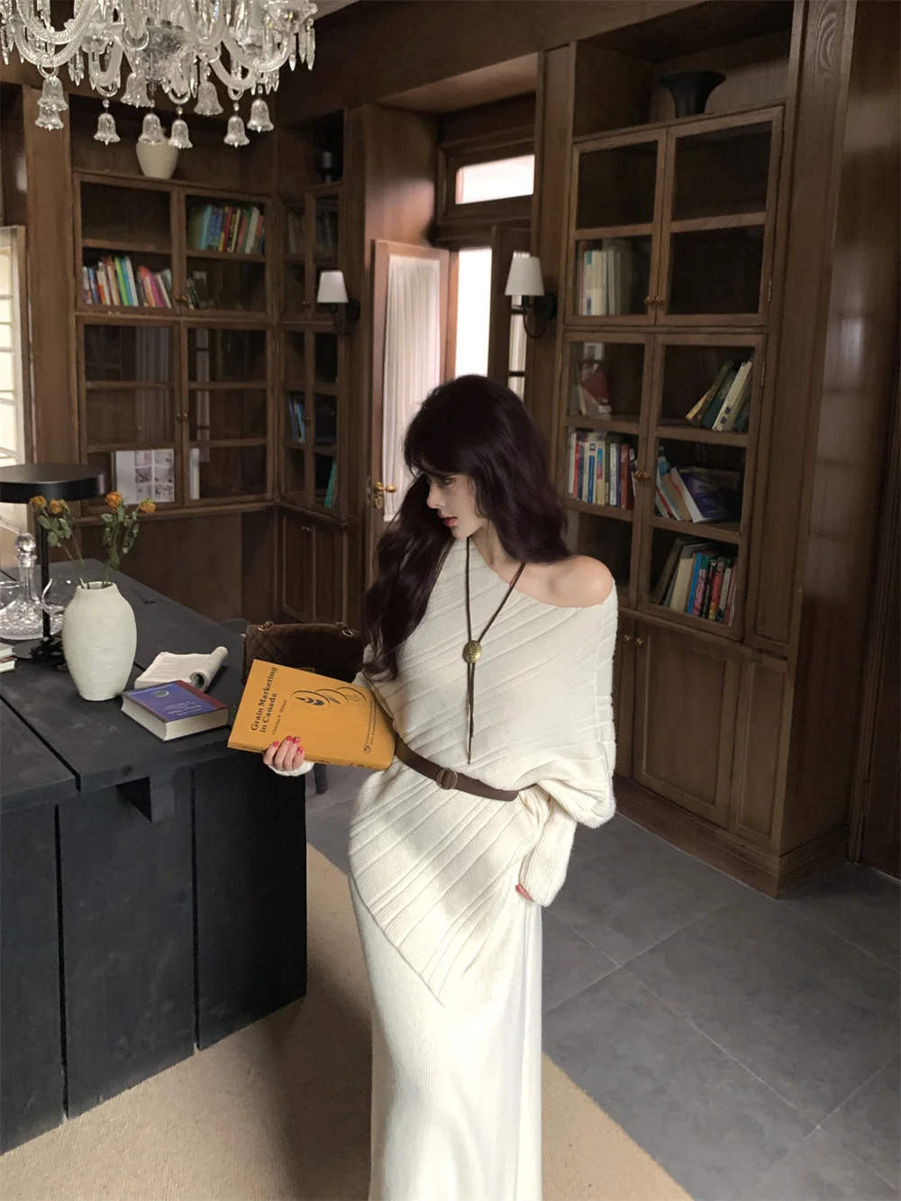 

Зимний женский вязаный комплект: свитер с асимметричным вырезом на плече и юбка-рыбий хвост, повседневный модный комплект из двух предметов