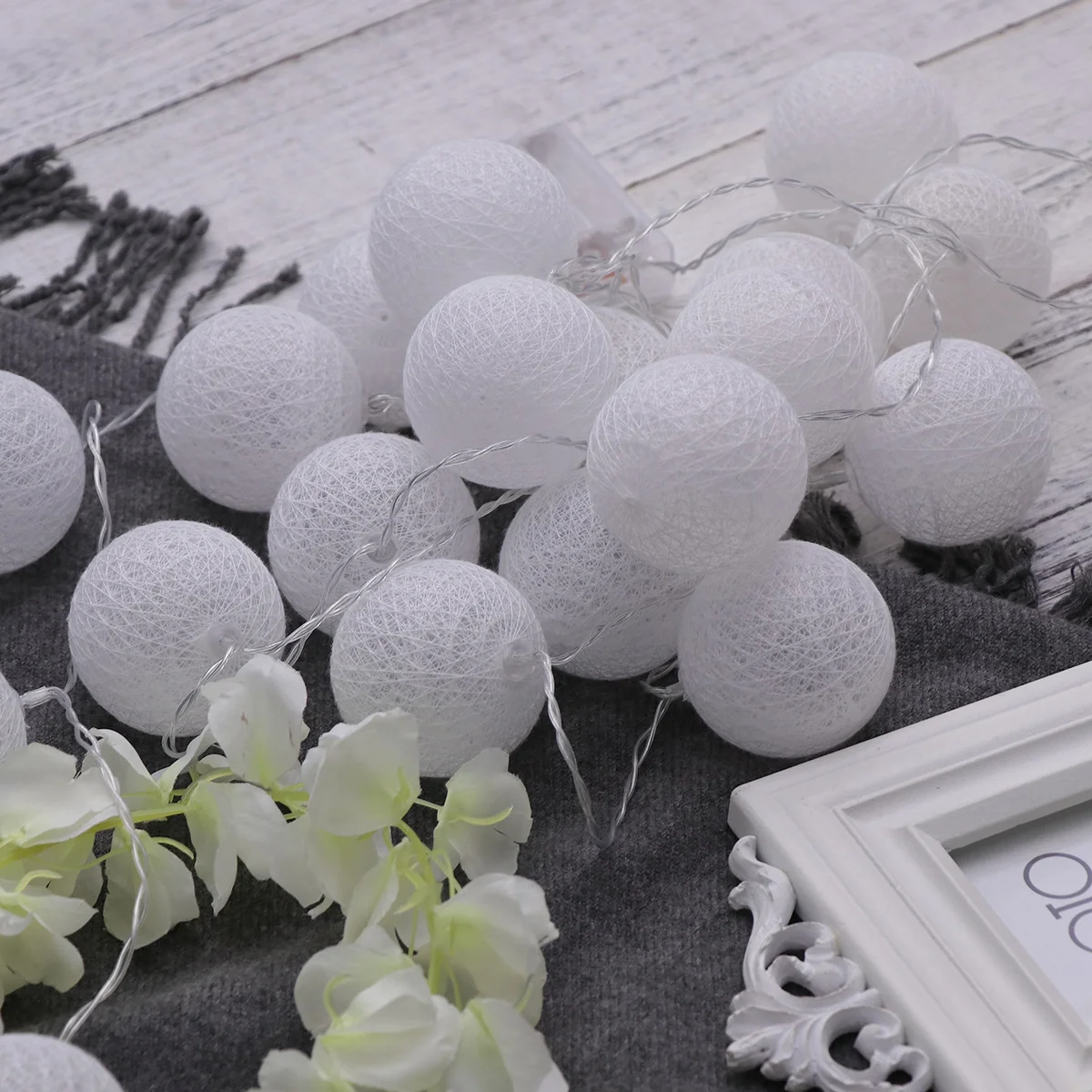 

20Leds Cotton Ball String Fairy String Lights For Home Garden Party Wedding Decoration Warm White Aa Powered Party Lights