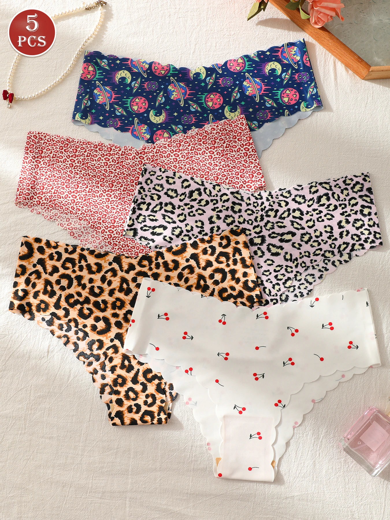 5-teiliges Set nahtloser, unsichtbarer Dreieckshöschen für Damen, vollständig bedrucktes Design, bequeme und dehnbare Damenunterwäsche