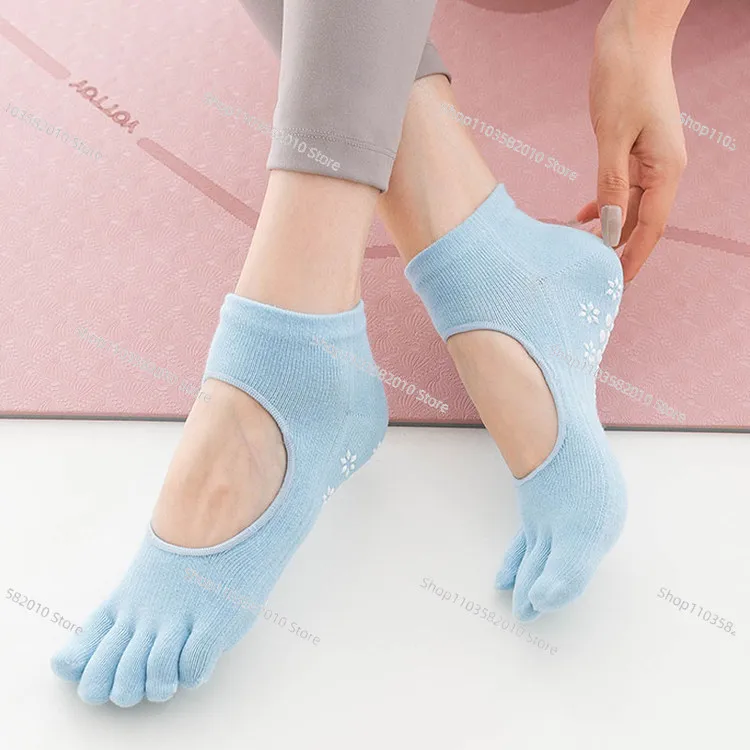 Custom Women Anti Slip Grip Women Yoga  Socks With Straps Ballet Dance Socks for Yoga Pilates
