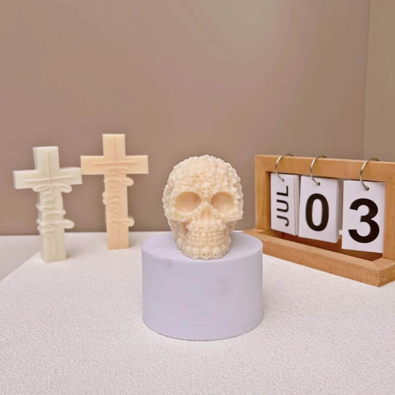 

Skull shape candle silicone mold DIY plaque mould decoration photos on the table