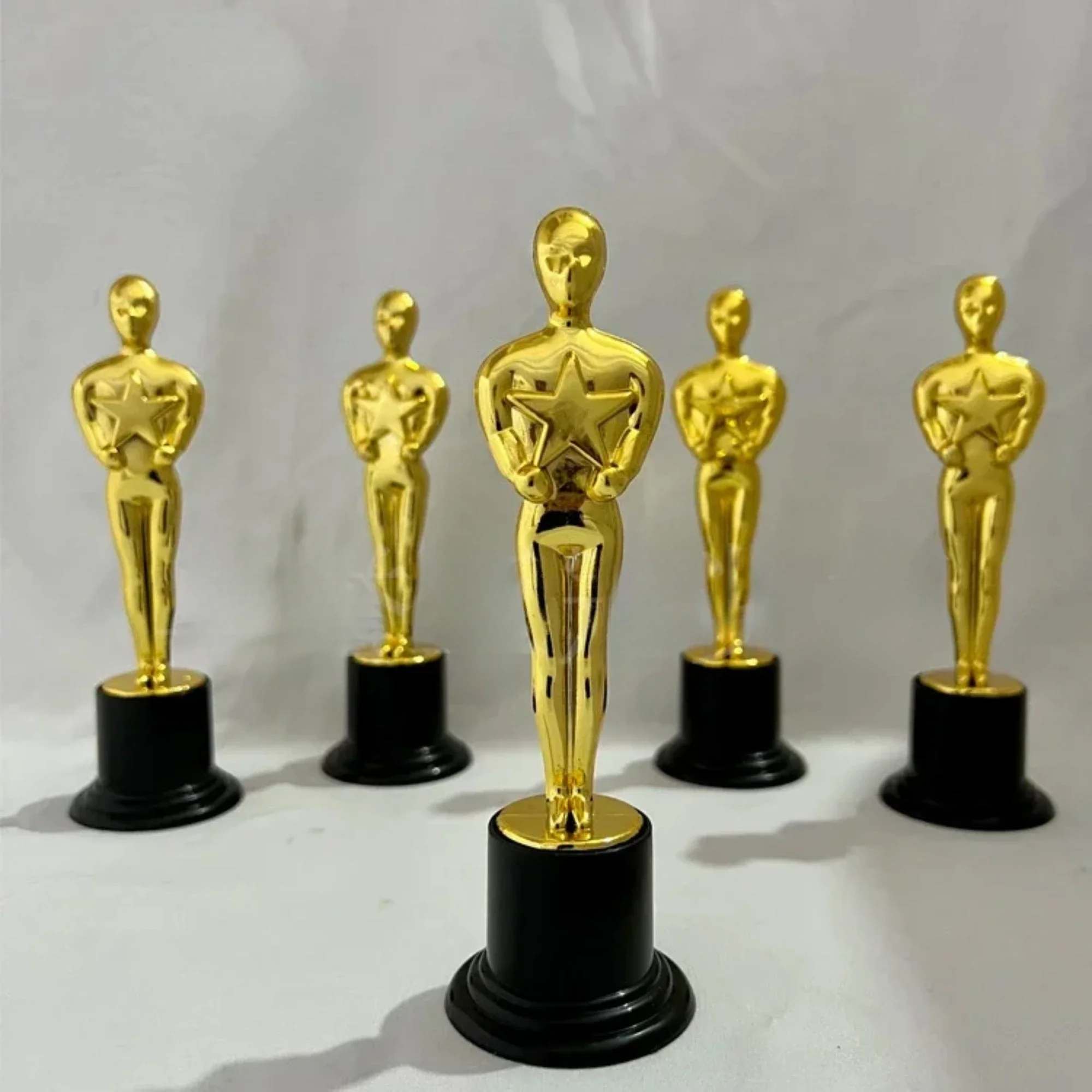 1Pcs Oscar Statuette Mold Reward The Winners Magnificent Trophies in Ceremonies Plastic Small Gold Statue Home Office Souvenirs