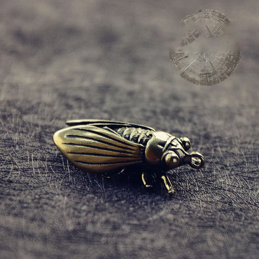 

5pcs Brass Cicada Keychain Pendants Vintage Necklace Accessory Cute Decor for Bag Car Jewelry Making Supplies