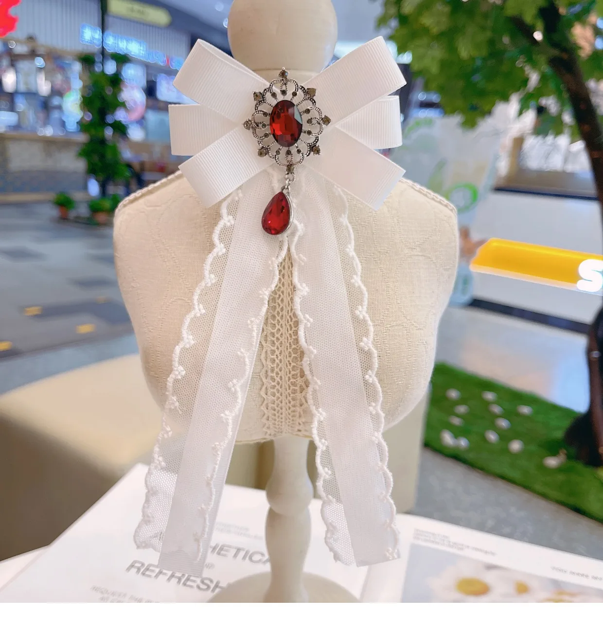 

Lace Ribbon Rhinestone Bow Tie Brooch Korean Fashion Women's College Style Suit Shirts Accessories Collar Pins Handmade Jewelry