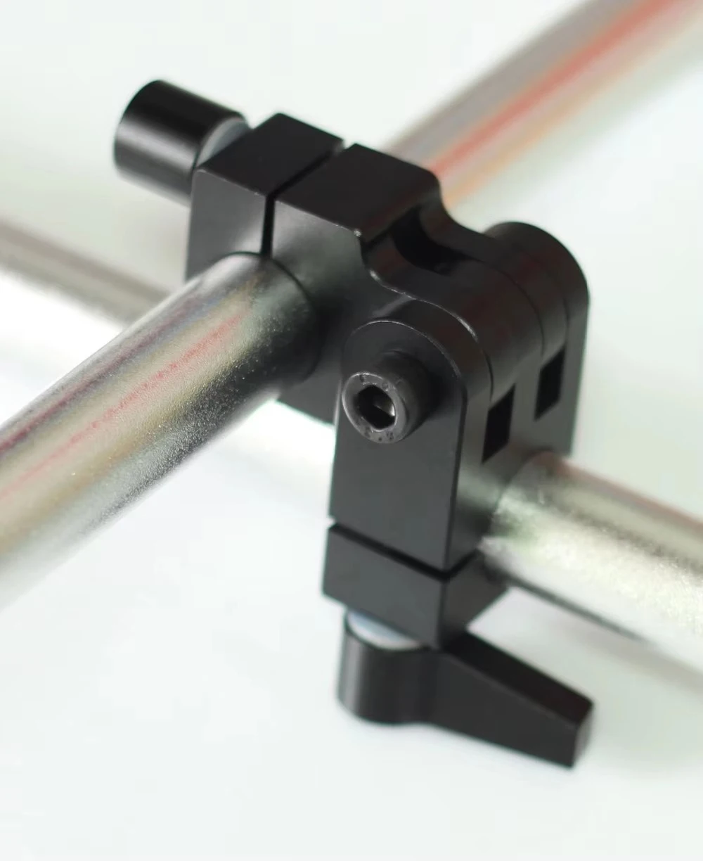 Morsetto per asta ruotato da 180 gradi da 15 mm con chiave di regolazione per la fotocamera con treppiede Follow Focus DSLR Rig Rail