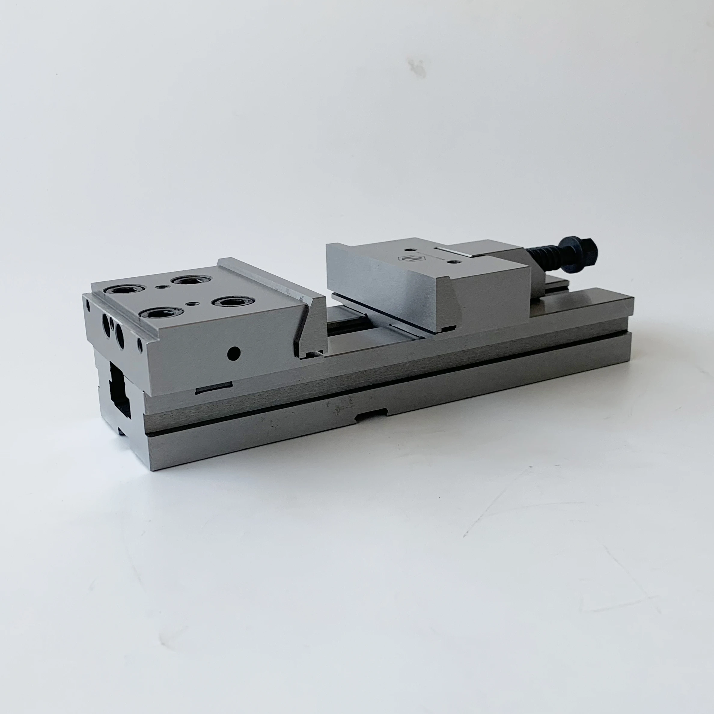 

High Rigidity GT100 GT200 GT300 GT150 Precision Modular Vises And High Parallelism 0.005mm