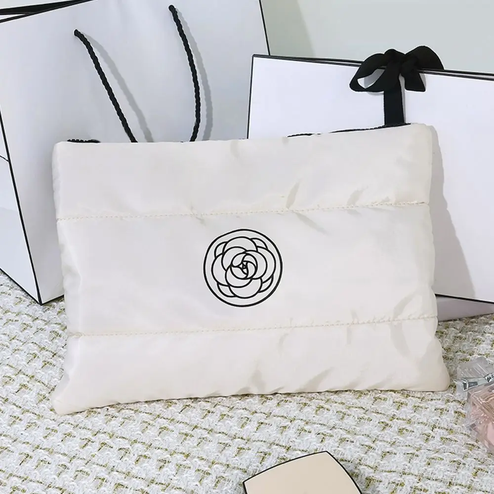 새로운 코튼 플로럴 휴대용 메이크업 가방 퀼트 대용량 여행용 세면도구 가방 솔리드 컬러 토트 핸드백