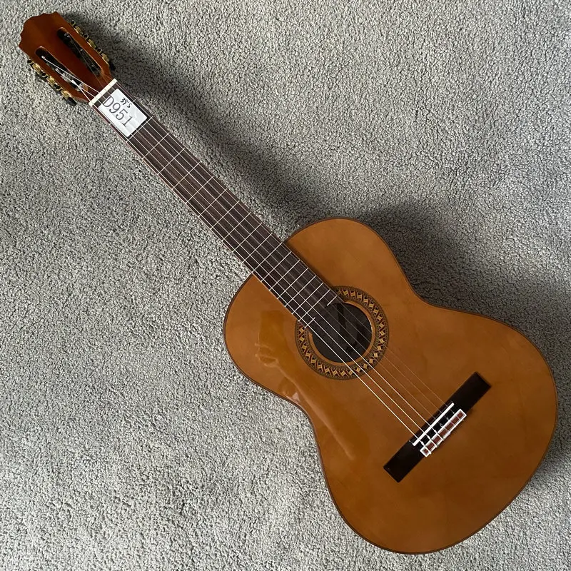 

Hofner HC504 Carmencita Series 4/4-Size Classical Guitar Cedar Solid Top 39' Guitar Mahogany Back&Side New Authorised Sales