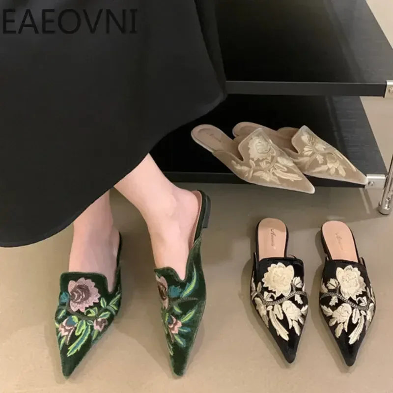 

2023 Summer Mules Shoes Pointed Toe Women Slides Fashion Embroidery Flats Slipper Ladies Elegant Dress Outdoor Sandalias