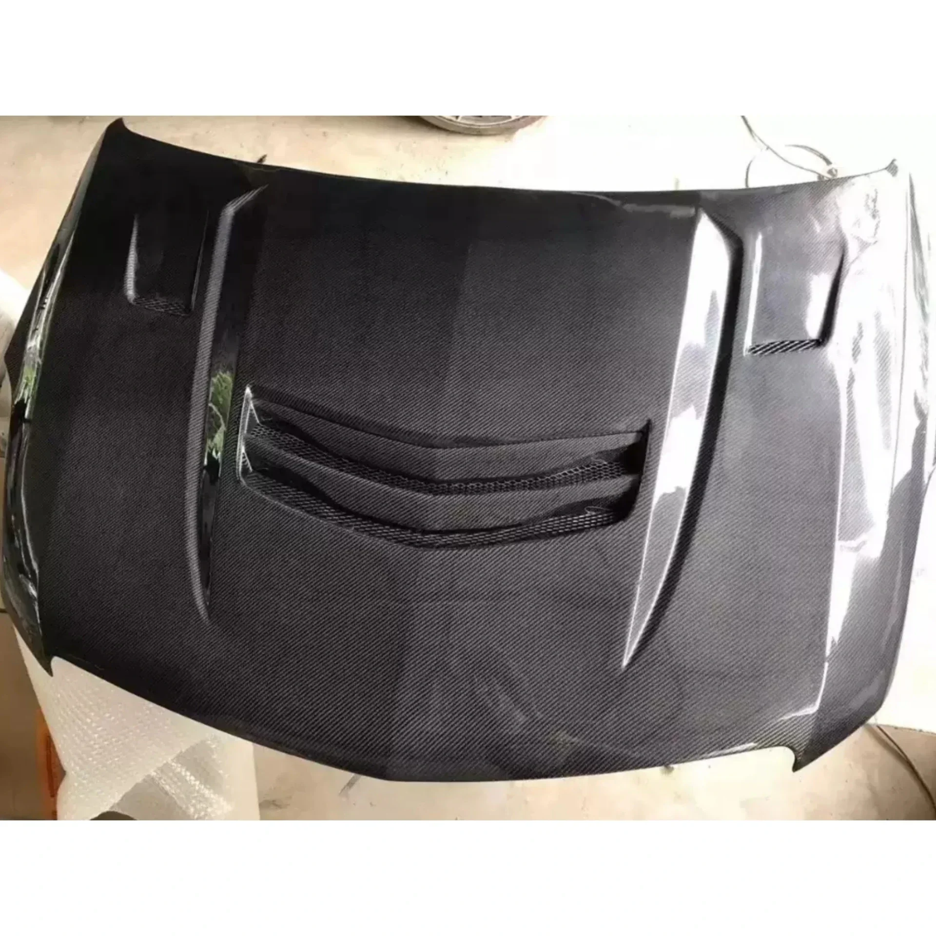 

Car Accessories Carbon Fiber Hood Bonnet Engine Cover for Cadillac XTS ST8 2013-2017 Body Kit
