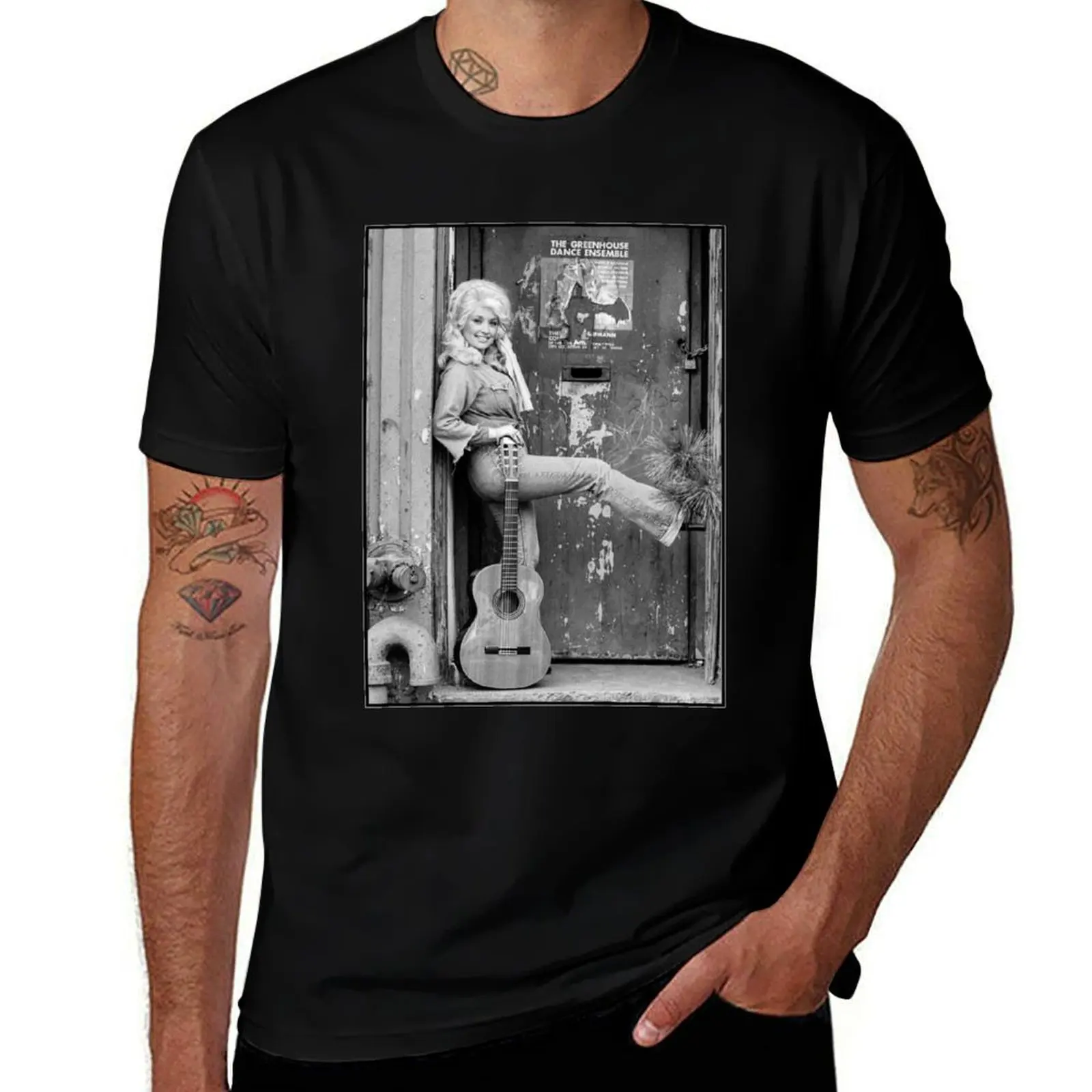 Dolly Parton Black & White Guitar Photo T-Shirt Big Size Crew Neck T-Shirt