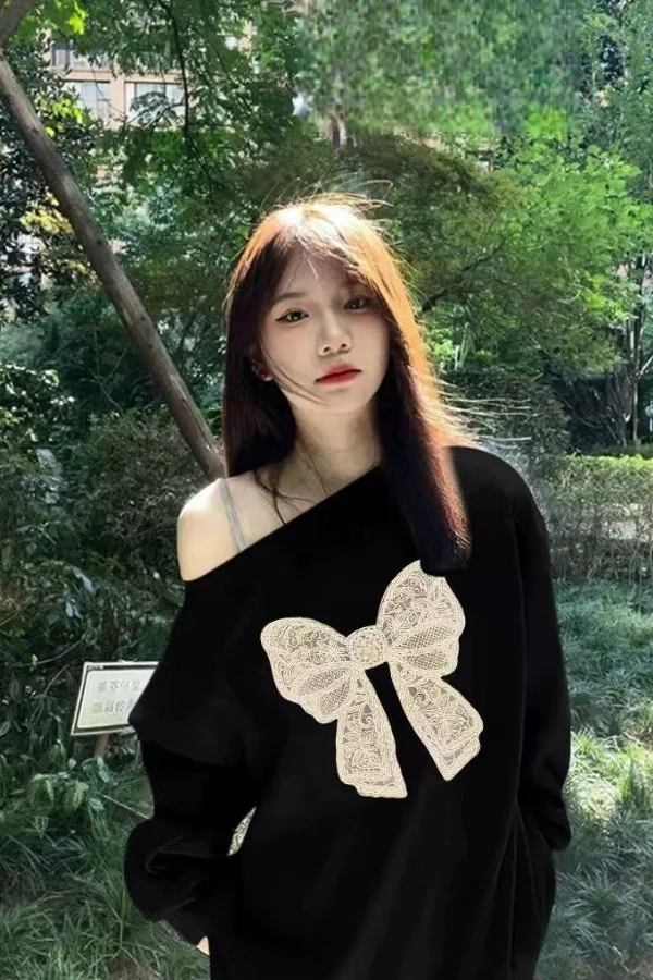 

Новинка 2025 года, бархатная женская толстовка с длинными рукавами средней длины с открытыми плечами и принтом бабочки ленивого стиля