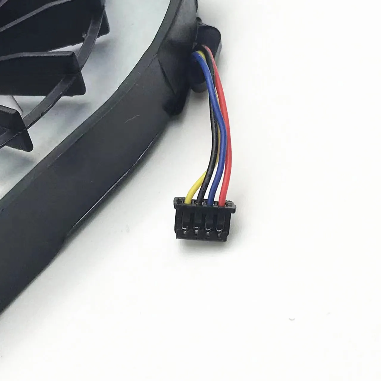 G4-2000 G6-2000 G7-2000 2022TX NFB73B05H-001 DC 5V Cooling Fan