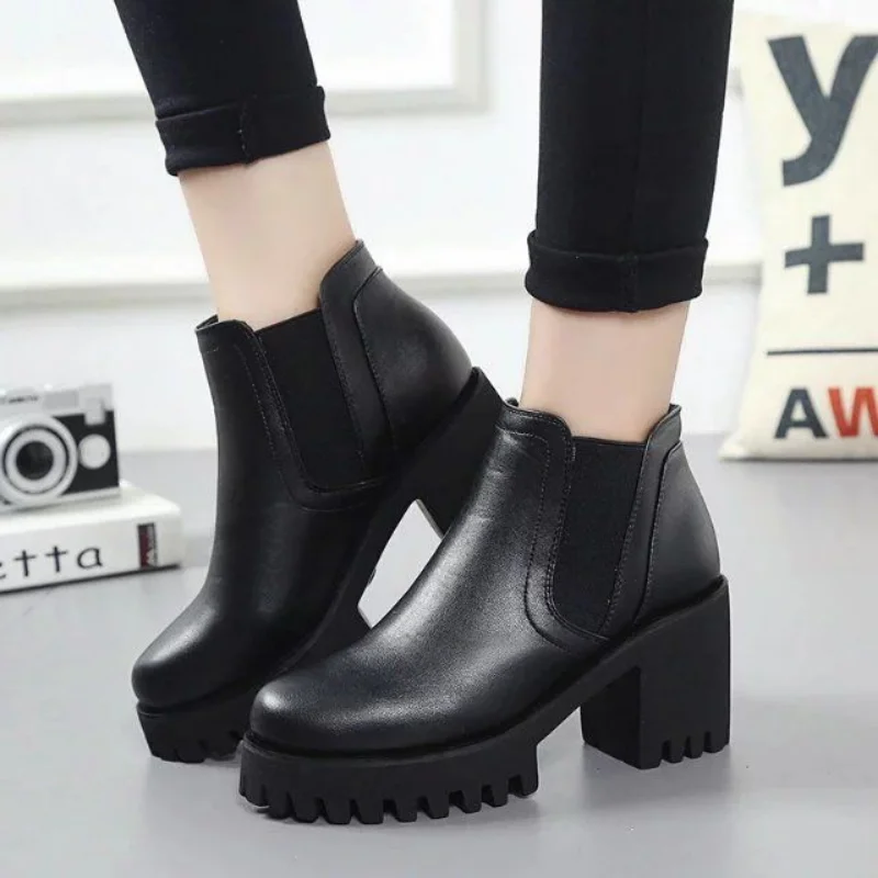 New in Women Boots Comfortable and Elegant Genuine Leather Hot Fur Shoes Woman Winter 2024 Chelsea Autumn Black Fashion Booties