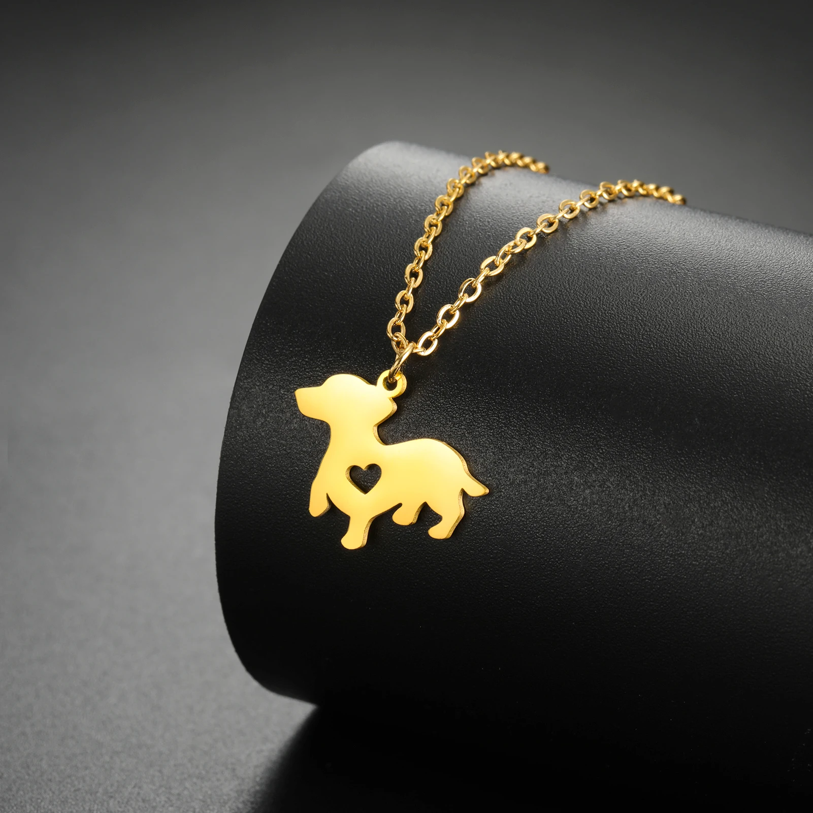 Unift Puppy Dachshund Dog Necklaces for Women Stainless Steel Pendant Neck Chain Fashion Lovely Jewelry Pet Memorial Friend Gift