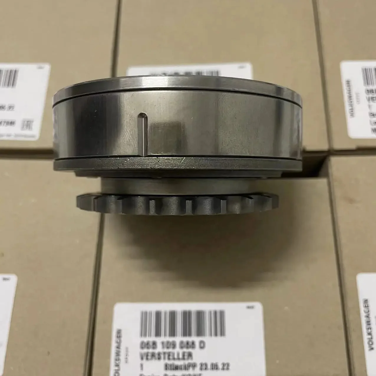 06B109088D 06B109088C 06B109088A Camshaft Adjuster for A4 S4 A6 S6 Passat ALT Engine 2.0L