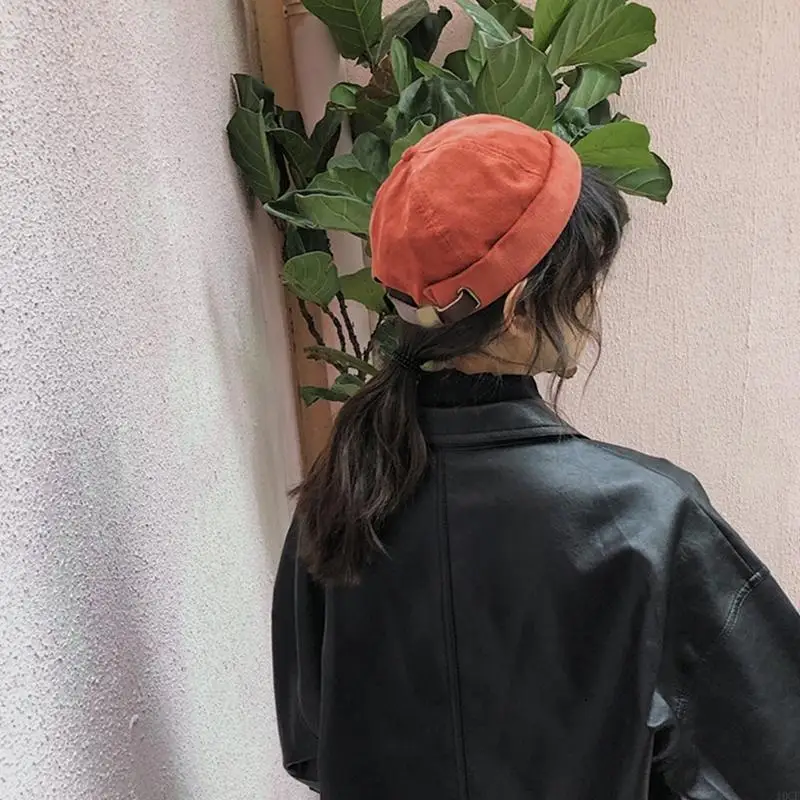 قبعات بدون حواف مصنوعة من سروال قصير مع ديكور من القماش على الطراز القديم