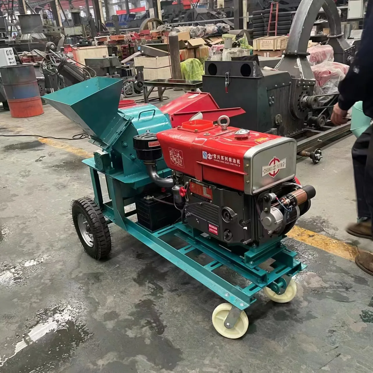 *forHot Sale Multifunctional Sawdust Garden Tree Tree Root Crusher Shiitake Wood Scraps Shredder Industrial Wood Chipper