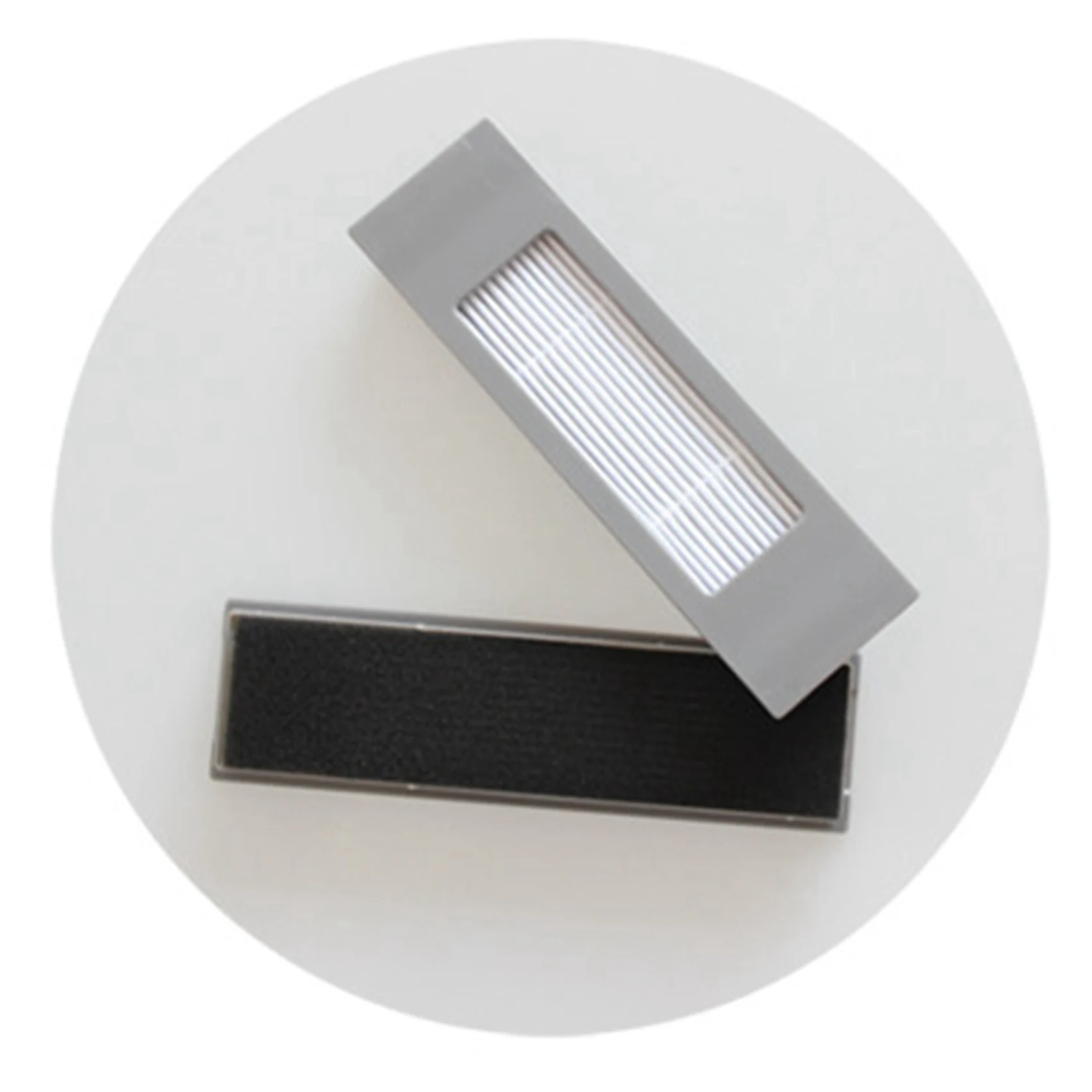 A01V-2 مجموعة ملحقات أجزاء المكنسة: مجموعة واحدة من مجموعات الفلاتر البديلة ومجموعة واحدة من الفرشاة الجانبية لمرشح HEPA