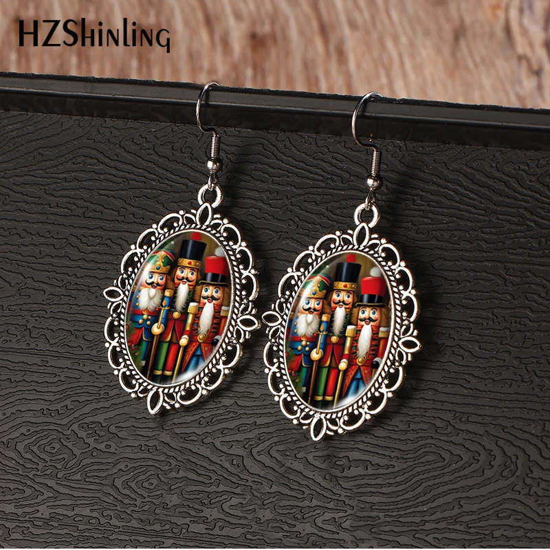 2024 New Christmas Nutcrackers Vintage Dangle Earring Fish Hook Earrings Oval Glass Dome Jewelry Gift Girls