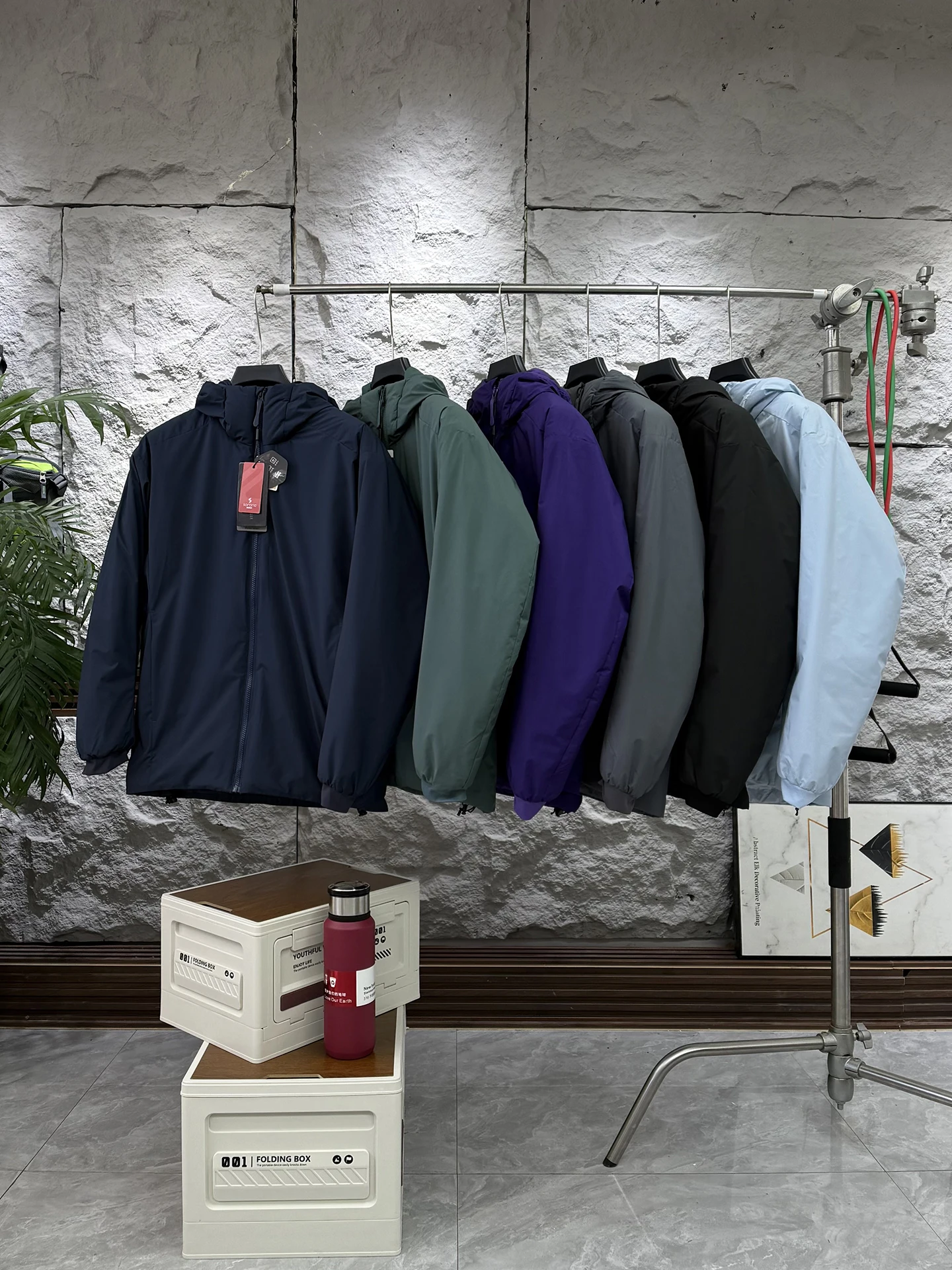 Water-Resistant Lightweight Tech Cotton Outdoor Jacket for Men Autumn Winter Fashion City Style Hooded Zipper Closure Regular...