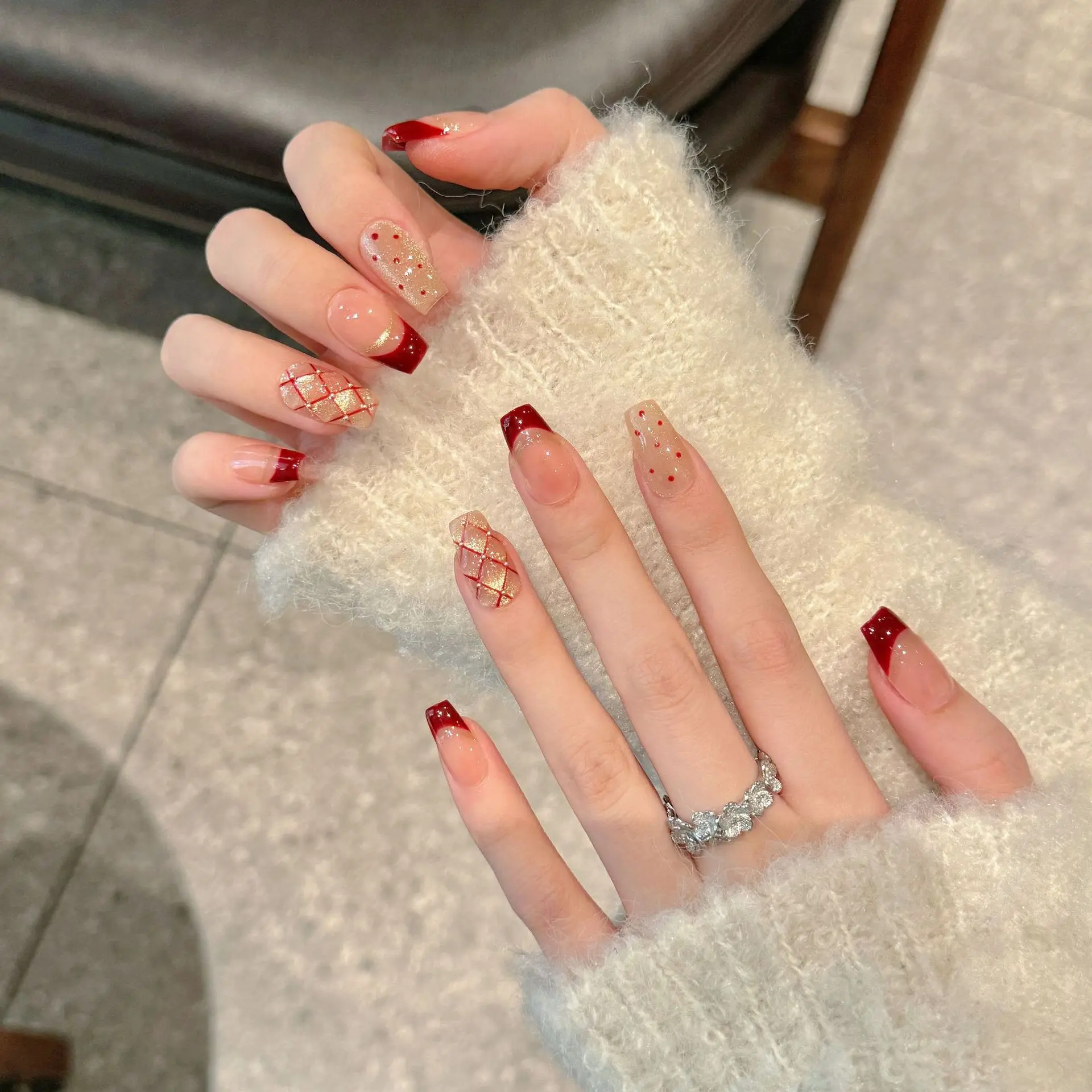 10pcs Pure Hand Pressed Coffin Nail Art,Beautiful Fake Nails,Red Polka-Dot Shiny Cat's Eye Plaid,Suitable For Women