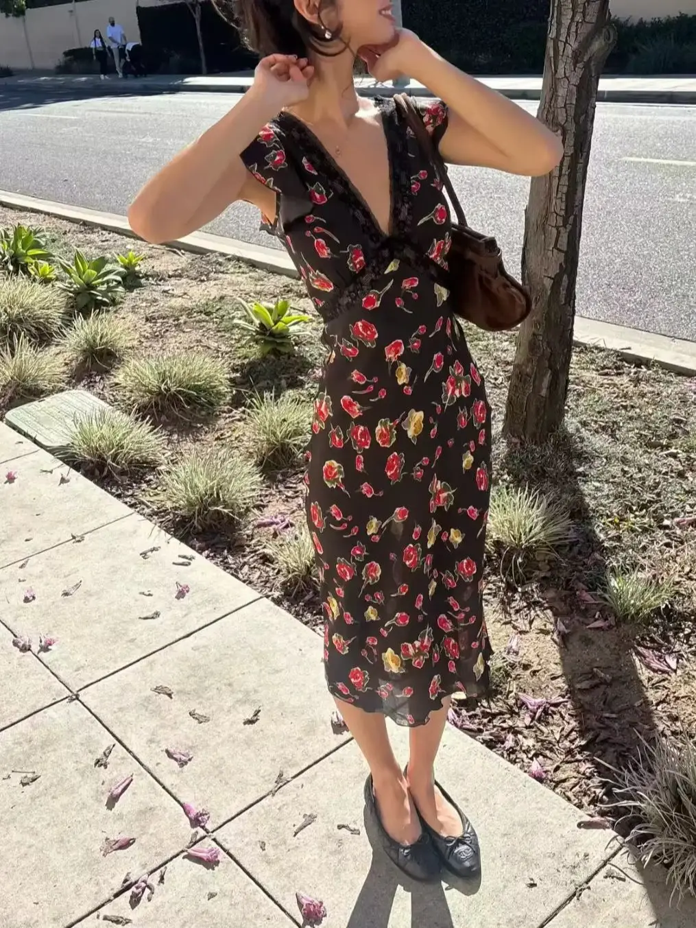 Damen Blumendruck-Kleid mit Spitzeneinsatz, V-Ausschnitt, Kurzen Ärmeln, Hoher Taille, Elegantes 100% Seiden-Midikleid