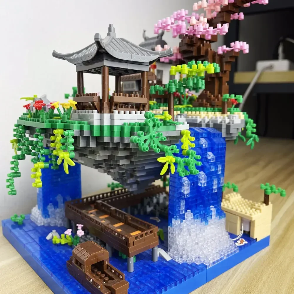 สถาปัตยกรรมจีน Peach Blossom Pool Air Tree House Building Blocks สวนซูโจว DIY Assembly อิฐของเล่นเด็กของขวัญ