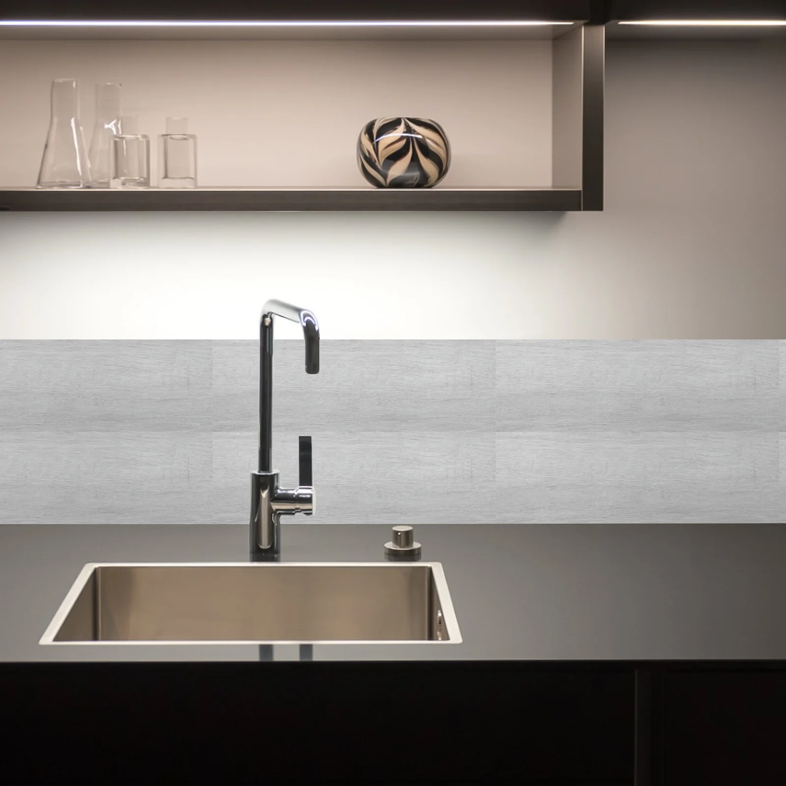 32 peças telhas de piso de grão de madeira casca e vara 18x6 polegadas piso autoadesivo à prova d'água resistente a arranhões para cozinha e banheiro