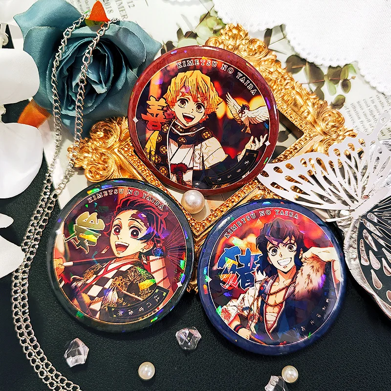 Demon Slayer Baji อุปกรณ์ต่อพ่วง Badge คอสเพลย์ Zenitsu Tanjiro Inosuke ของสะสมภาพยนตร์ Replica Anjuro Tengen แผ่นเหล็กดีบุก Badge อะนิเมะ