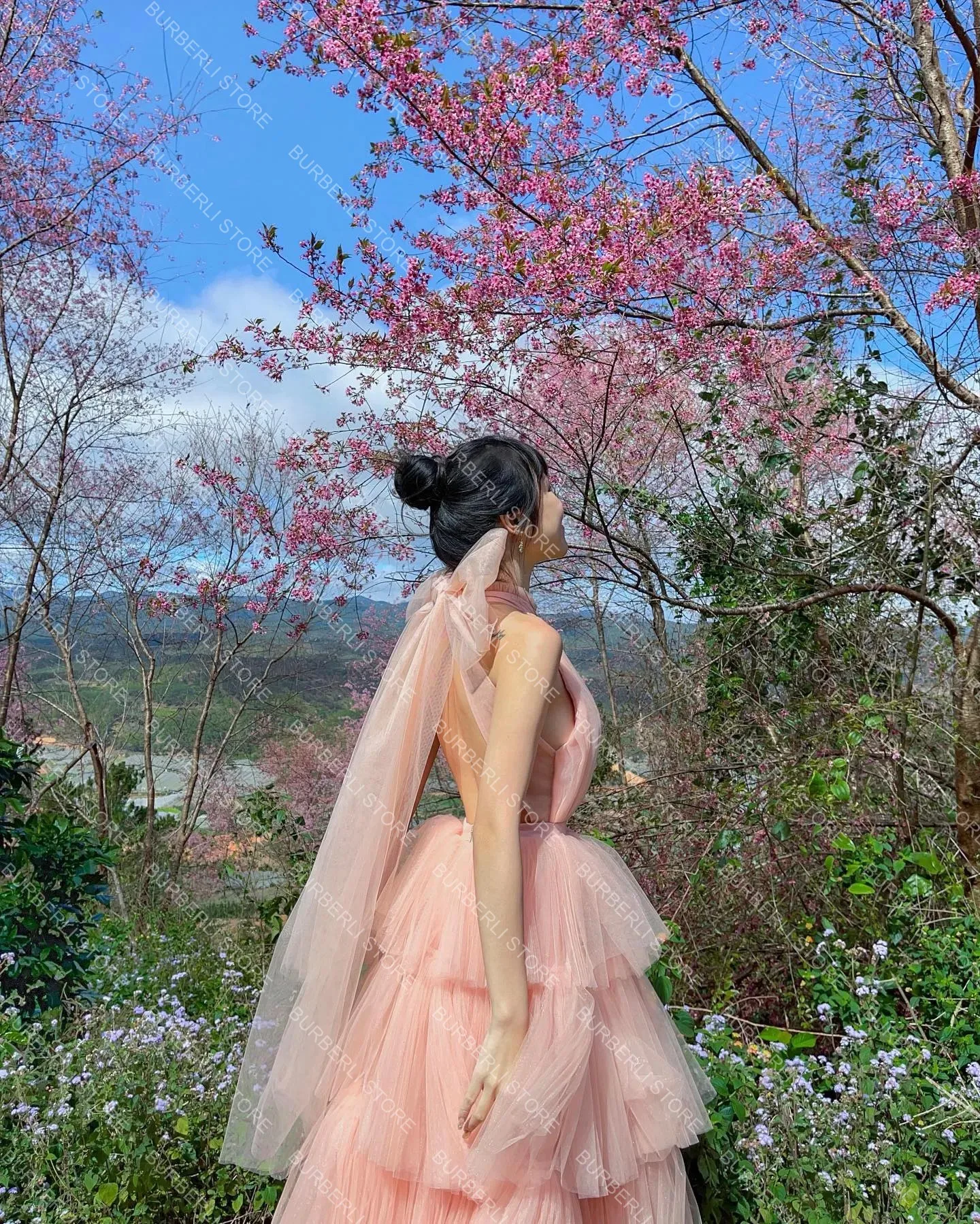 Sweet Nude Pink Tulle Summer Dresses Pretty Halter Bow Mesh A Line Formal Party Dress Sexy Backless Puffy Ruffles Prom Gowns