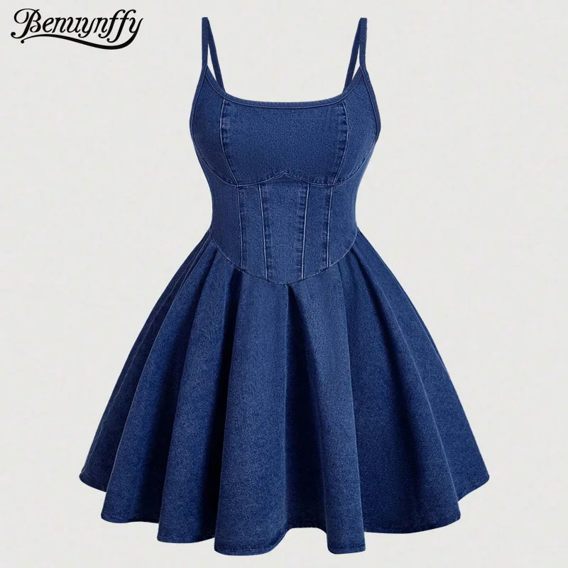 فستان Benuynffy النسائي الحلو بدون ظهر من قماش الدنيم لصيف 2025 فساتين لطيفة عالية الخصر بدون أكمام وسحاب خلفي غير رسمي فساتين صغيرة على شكل حرف a