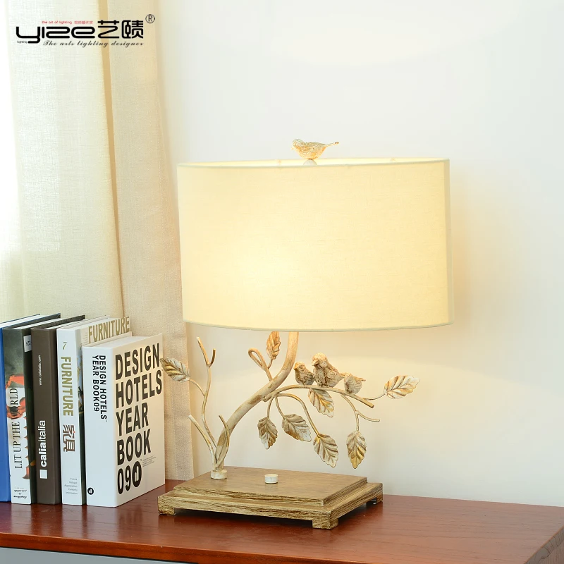 

American country retro bird table lamp creative personality bedroom bedside decorative lamp French pastoral living room study la