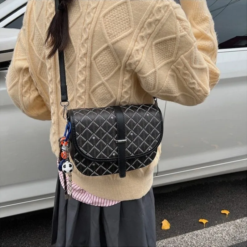 

Креативная классическая новая модель 2025 года для ежедневного использования в стиле ретро, кампуса, модная изысканная женская сумка через плечо