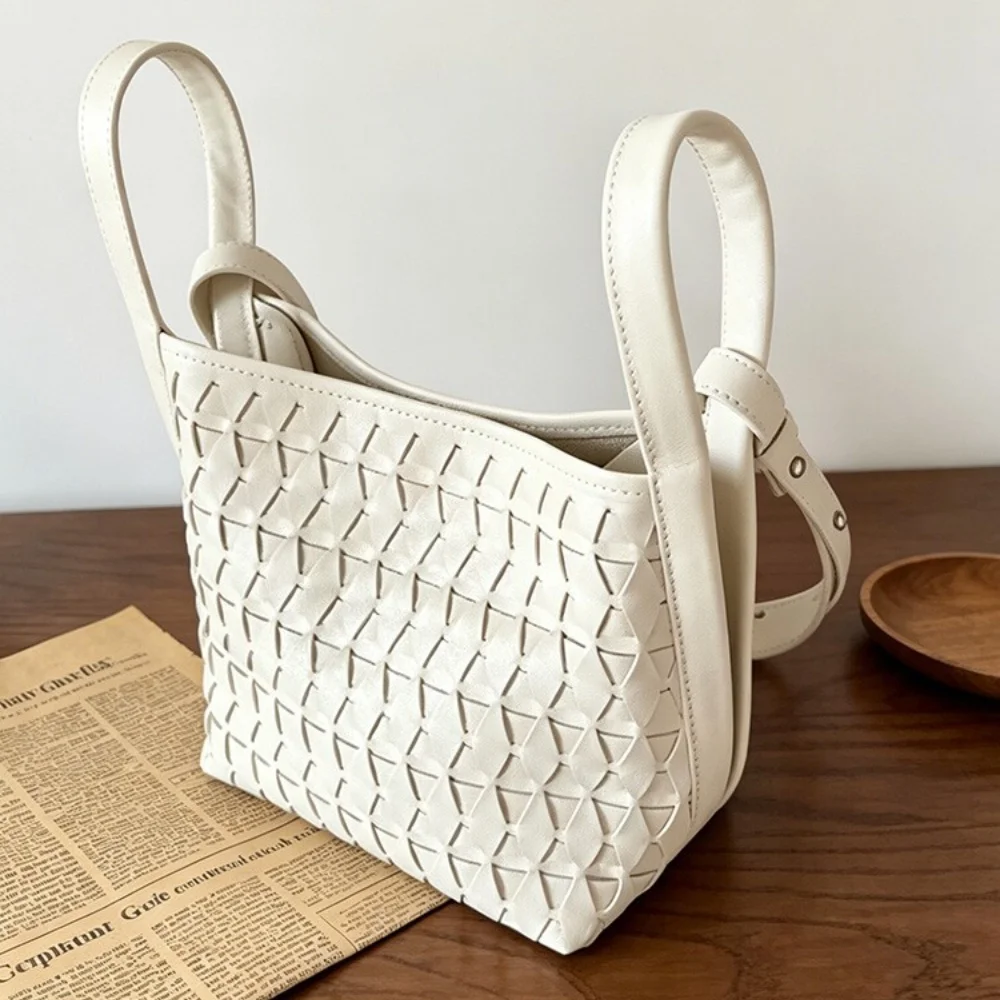 Premium Texture Niche Commuting Handheld Bag Women's Simple Daily Versatile Crossbody Bag Light Luxury Exquisite Shoulder Bag