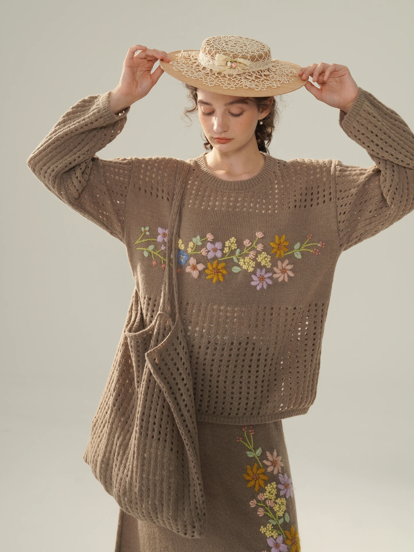 

Осенние пуловеры для груди 130 см, свитера, элегантный вязаный шерстяной кашемировый свитер ручной работы с вышивкой + юбка + сумка, комплект из трех предметов