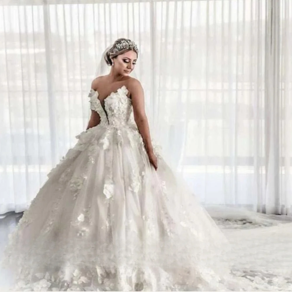 3D ดอกไม้ Appliques ชุดแต่งงานชุดราตรีชุดเจ้าสาวยาวรถไฟโรแมนติกชุดเจ้าสาว Vestidos De Novia