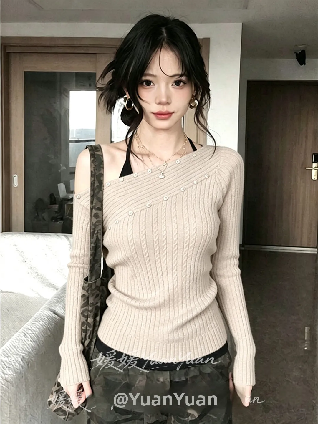 Shoulder Bared Long Sleeve Knitted Top Women's Slim Fit Fashion Design Autumn Winter New Style Polyester Fiber Soft Knittedwear