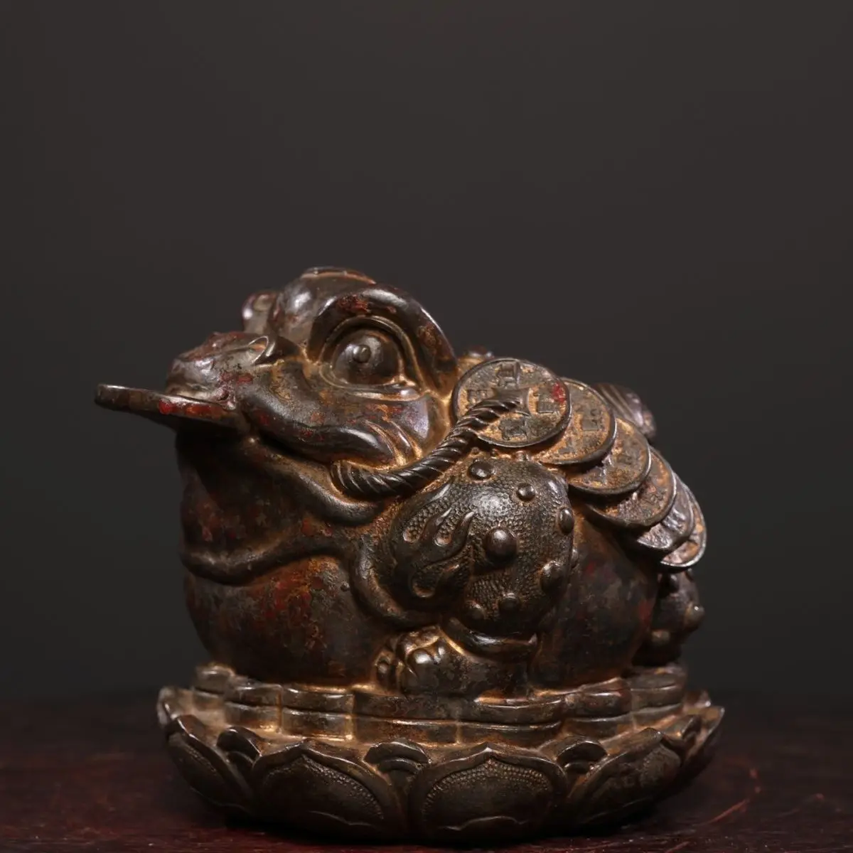 Antique Three-Legged Toad Statue Chinese Feng Shui Money Frog Sculpture Office Tabletop Home Decor Statues for Decoration